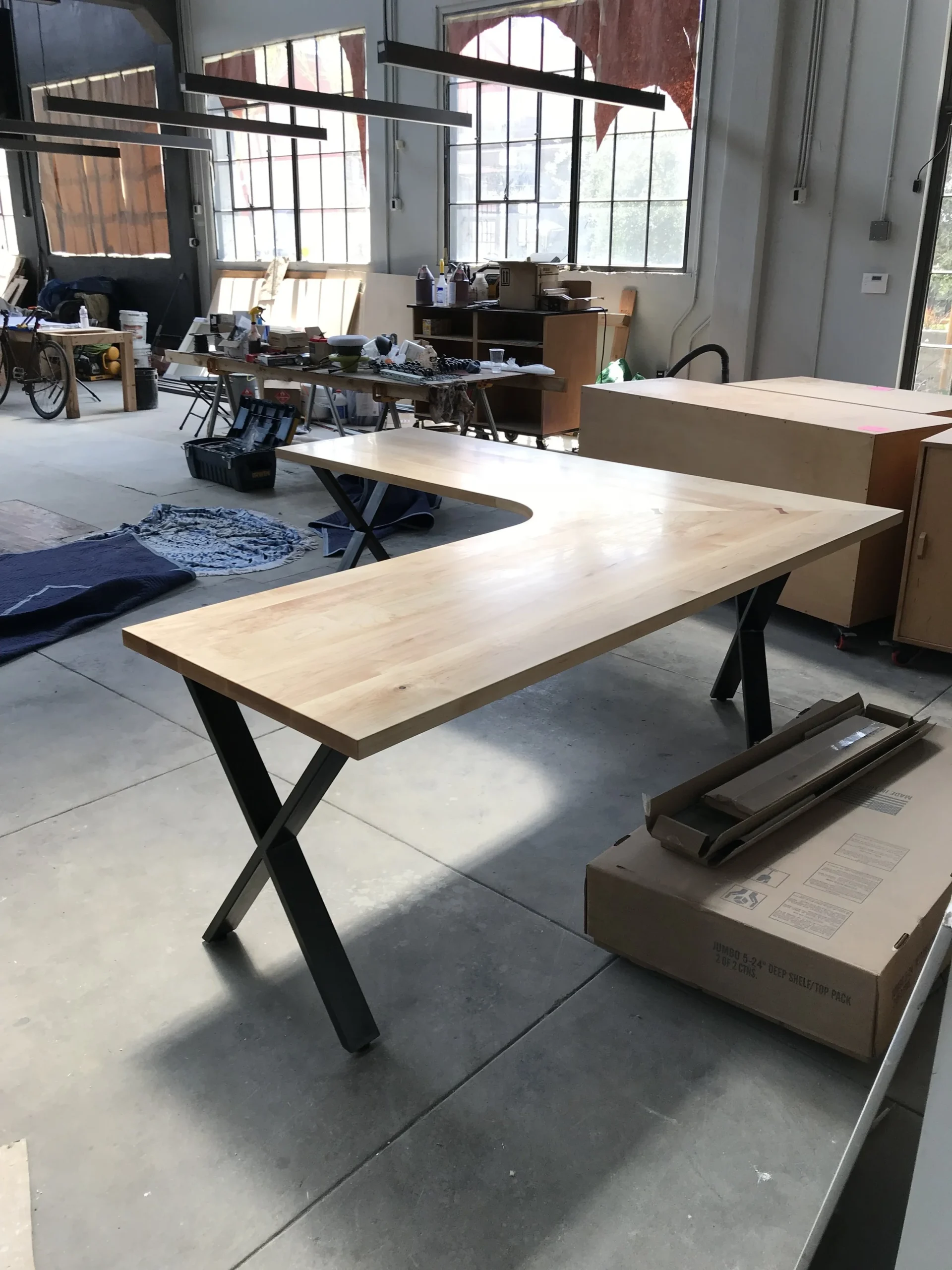 L-shape table