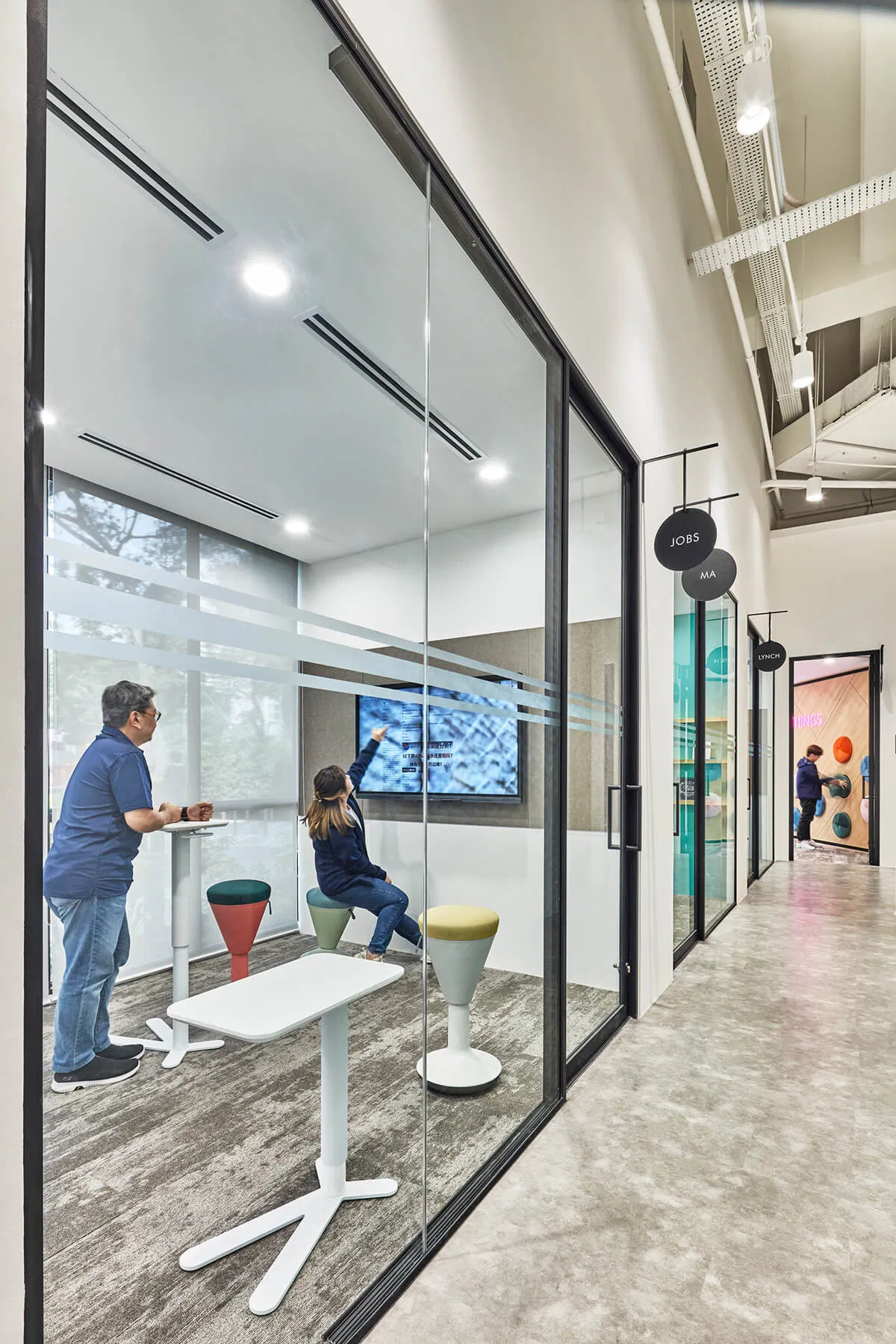 modular furniture dealers Navi Mumbai